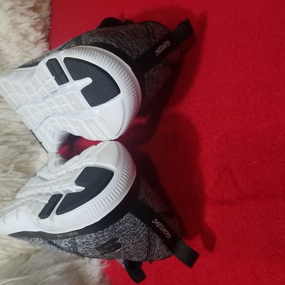 SKECHERS MEMORY FOAM SNEAKERS - Picture 9 of 11